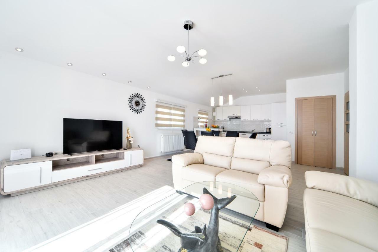 Apartman Novokmet-Crno Екстериор снимка