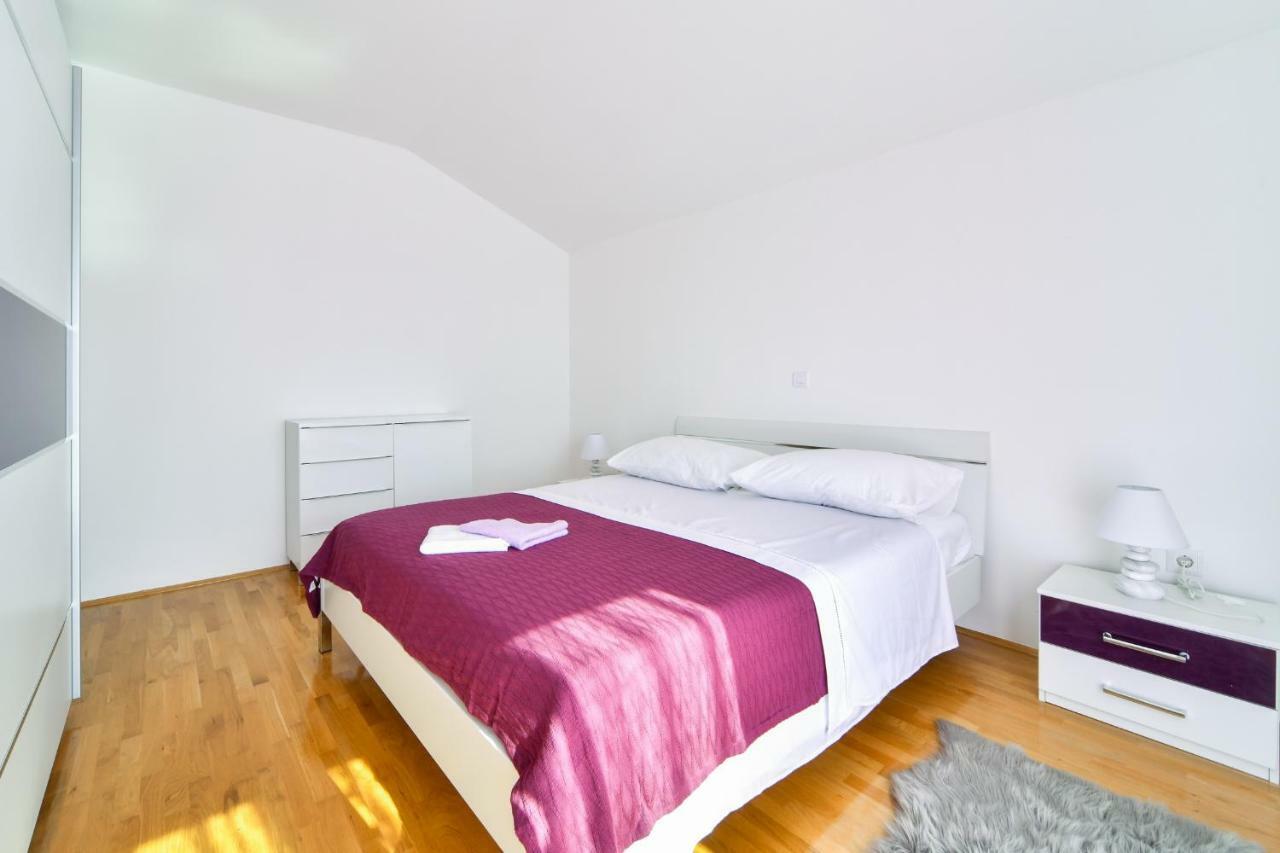 Apartman Novokmet-Crno Екстериор снимка