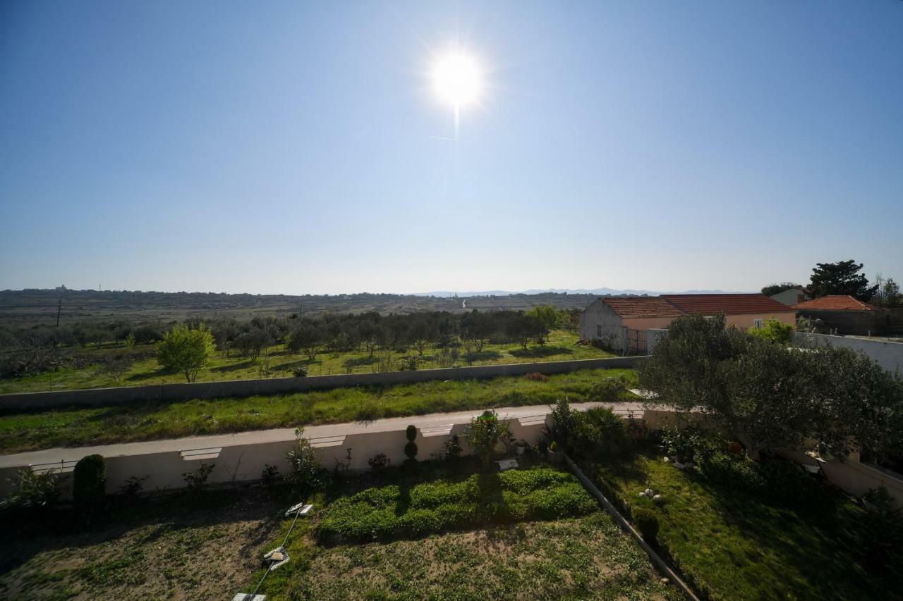 Apartman Novokmet-Crno Hotel Задар Екстериор снимка